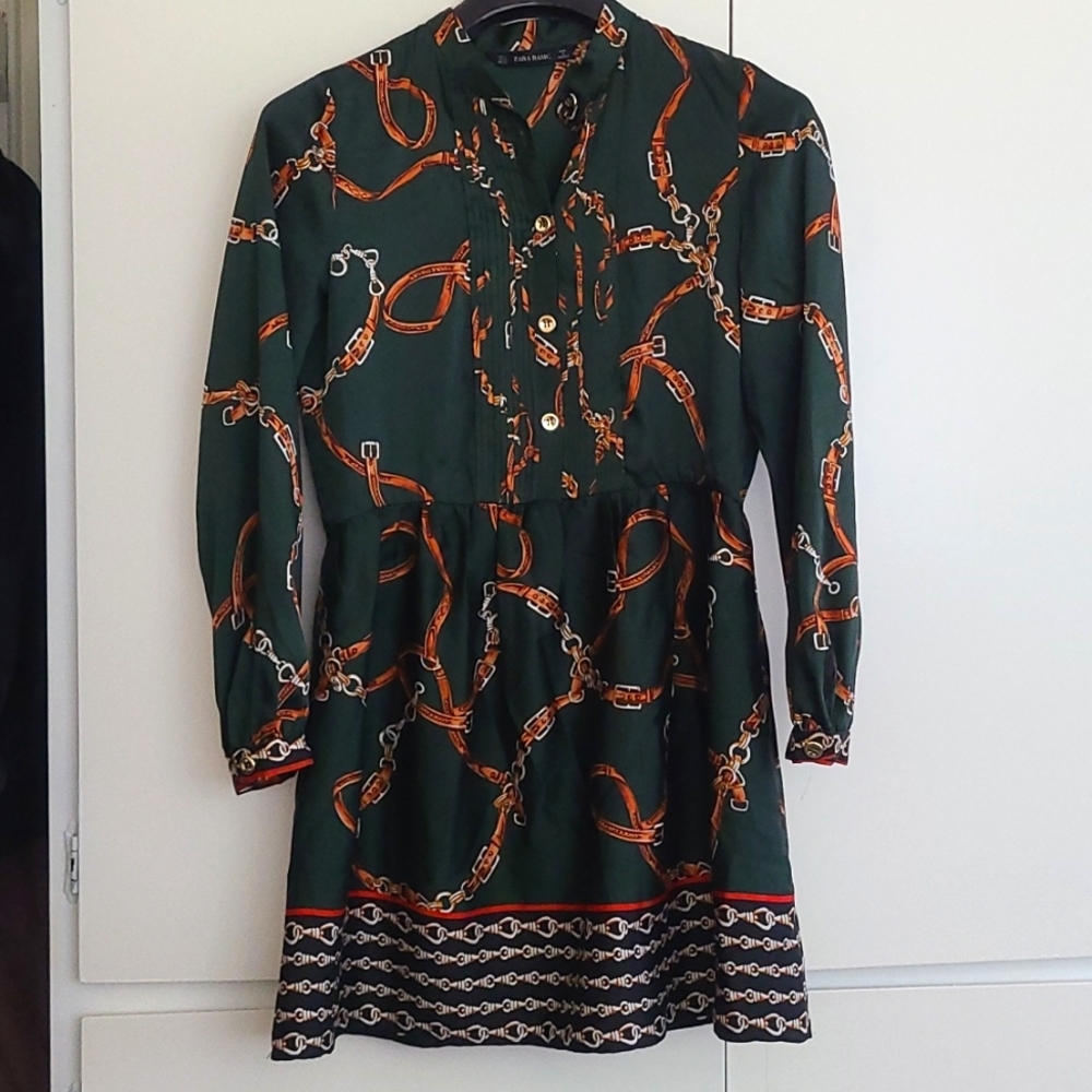Zara Green Satin Chain Patterned Pleated Dress in Size S